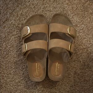 Live Simply Platform Sandals